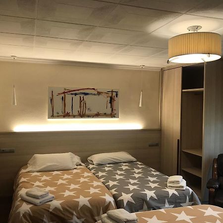 Hostal Fonda Galicia Cardedeu Eksteriør billede