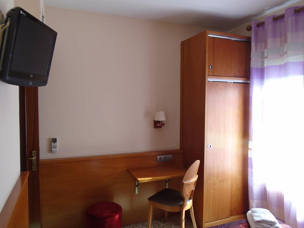Hostal Fonda Galicia Cardedeu Værelse billede