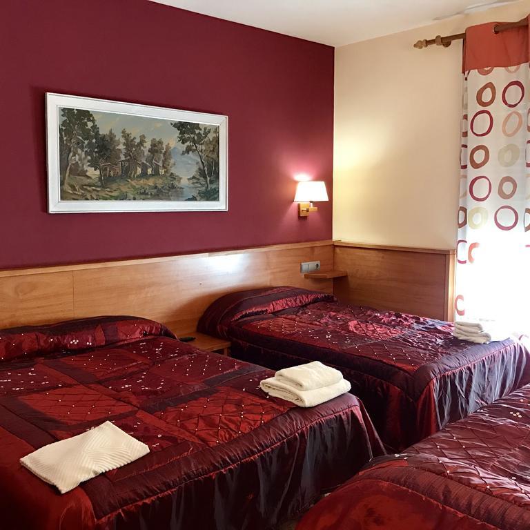 Hostal Fonda Galicia Cardedeu Eksteriør billede