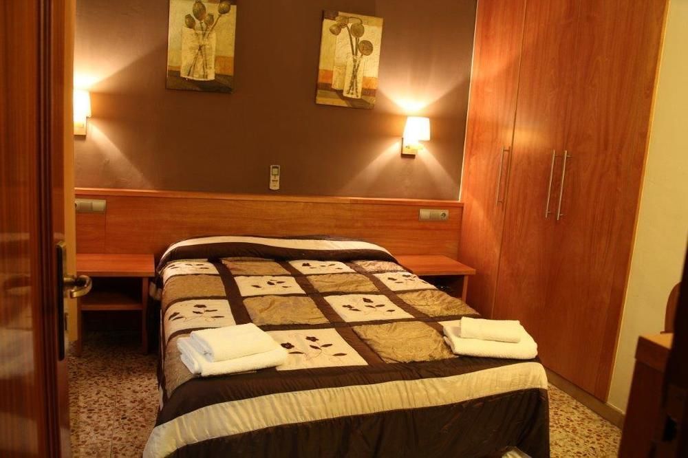 Hostal Fonda Galicia Cardedeu Eksteriør billede