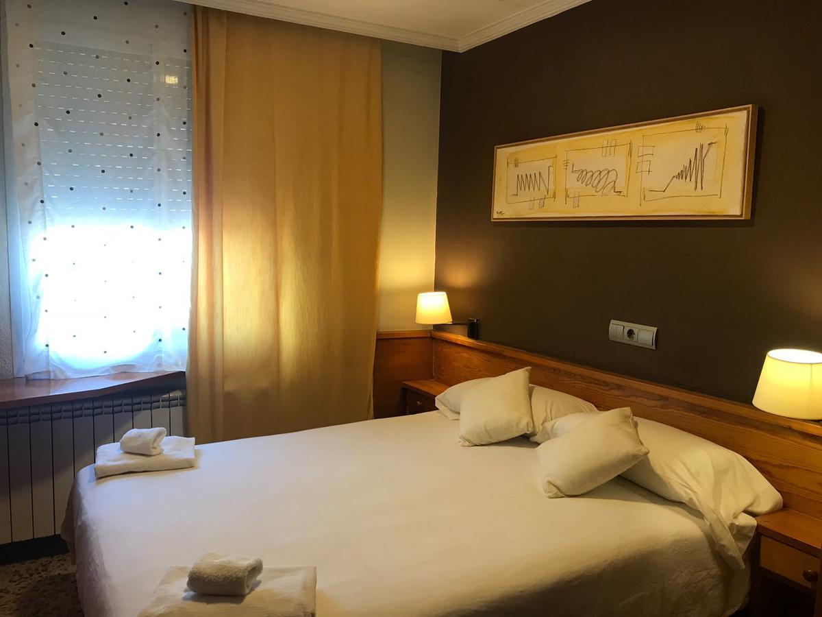 Hostal Fonda Galicia Cardedeu Eksteriør billede