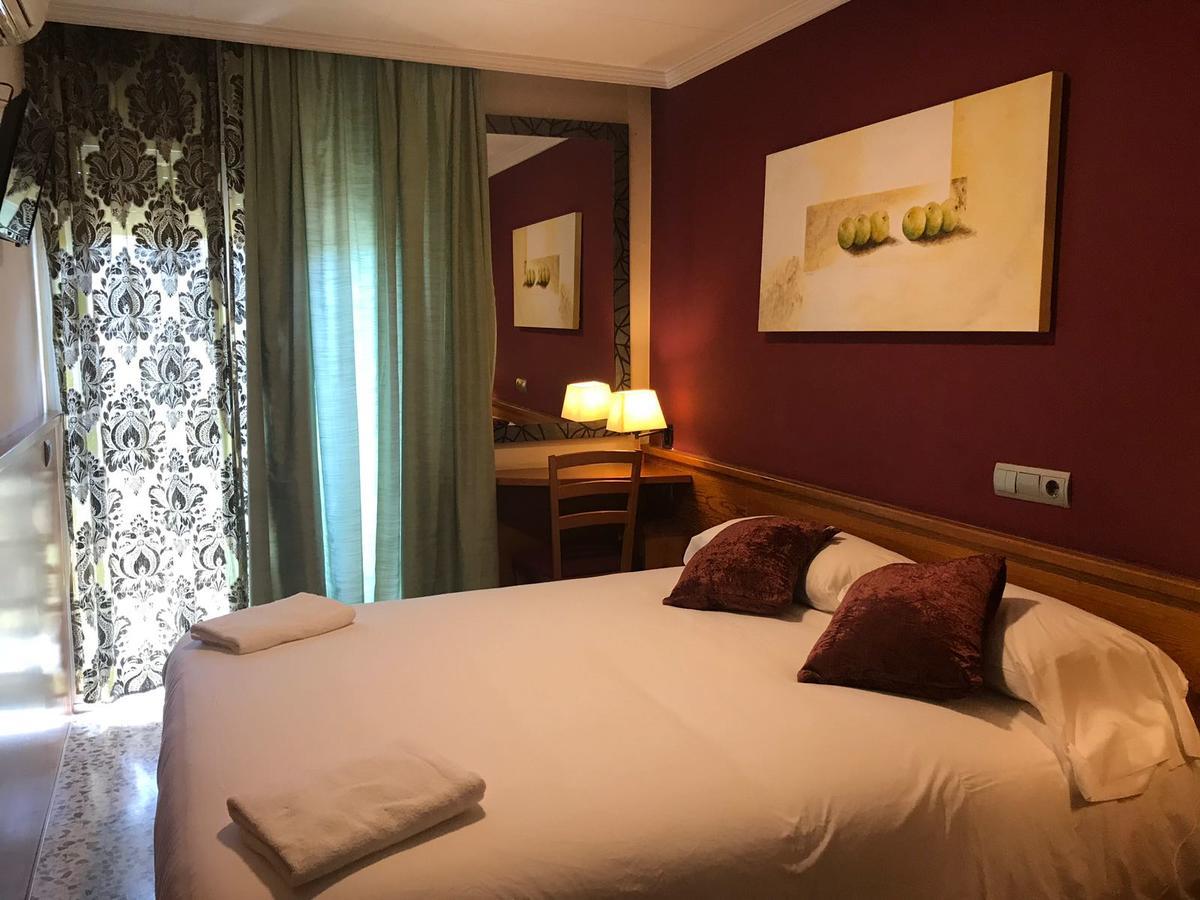 Hostal Fonda Galicia Cardedeu Eksteriør billede