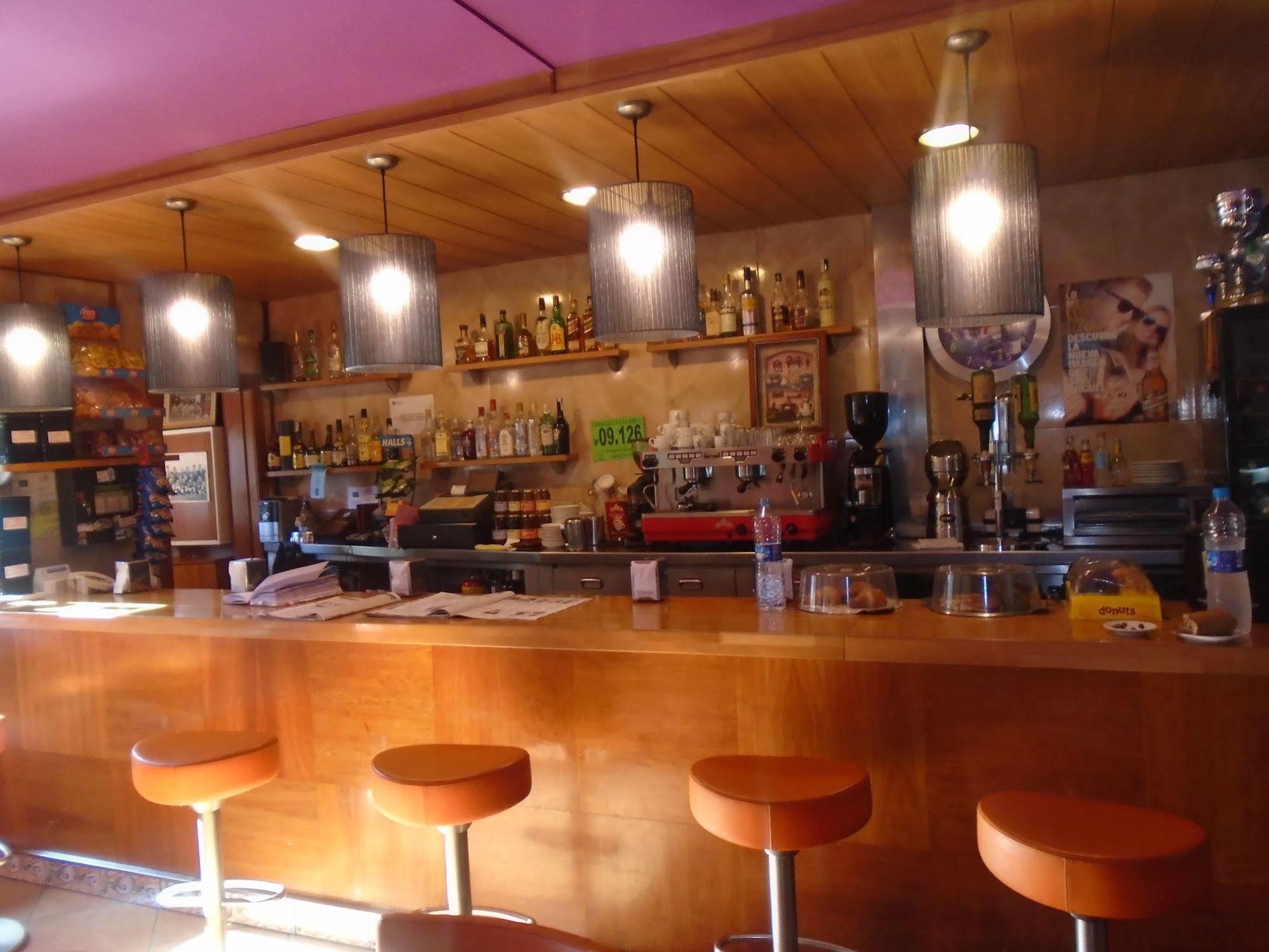 Hostal Fonda Galicia Cardedeu Eksteriør billede
