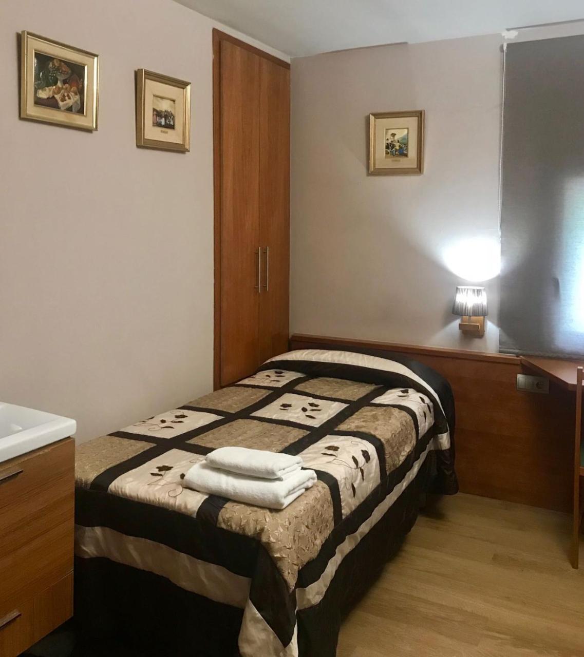 Hostal Fonda Galicia Cardedeu Eksteriør billede